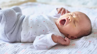 3 signalen dat je baby oververmoeid is (en waarom je ze makkelijk mist)